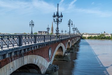 [:fr]Stages et massages de tantra à Bordeaux[:]